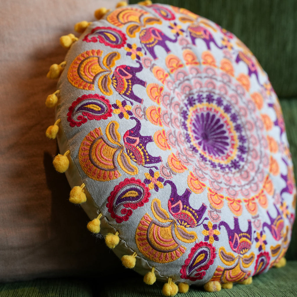 Coussin brodé Éléphant Mandala