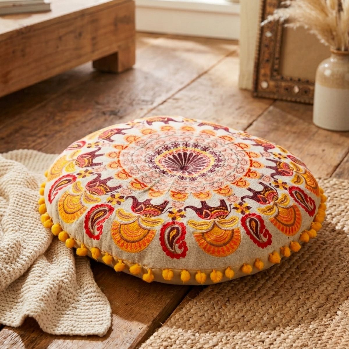 Coussin brodé Éléphant Mandala
