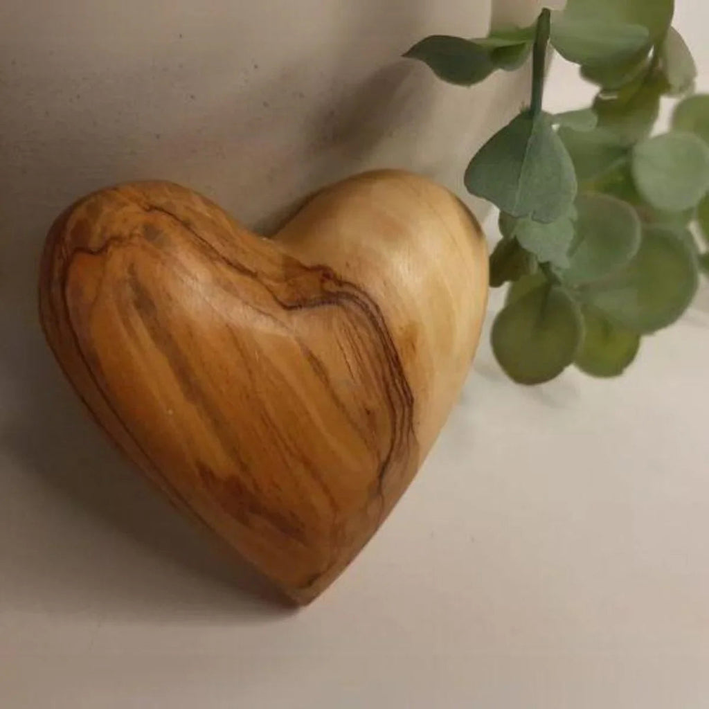Cœur en bois d'olivier